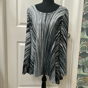 Gently worn B.L. E. U. knit Tunic 1X